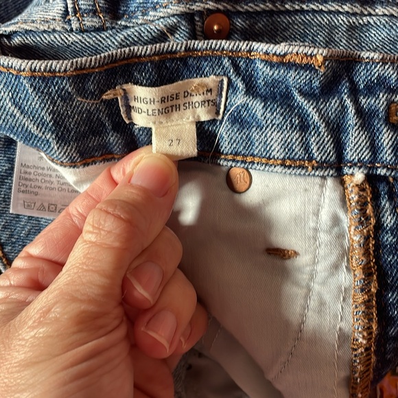 Madewell High-Rise Denim Mid-Length Shorts - Picture 2 of 3